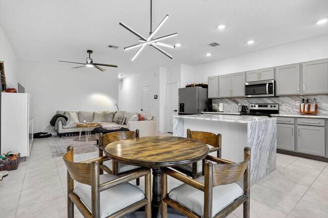 Foto del edificio - 950 NW 3rd Terrace
