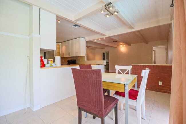 Foto del edificio - 1329 NW 84th Dr