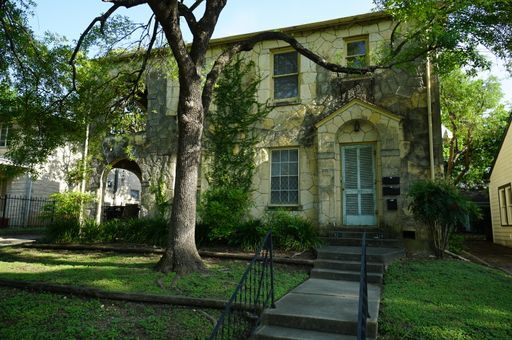 Foto principal - Charming Home Near Trinity University - Up...