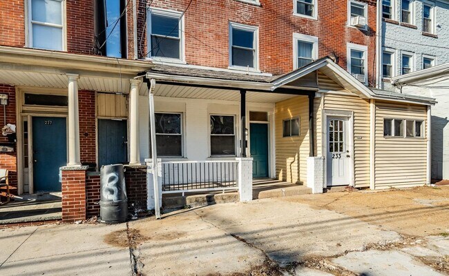 Foto del edificio - 235 W Chestnut St