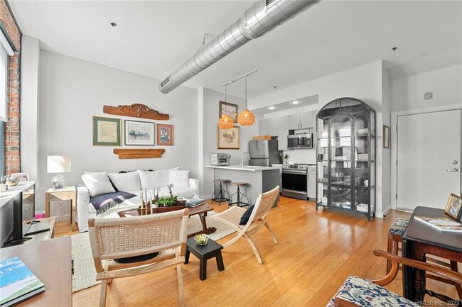 Building Photo - 881 Lafayette Blvd