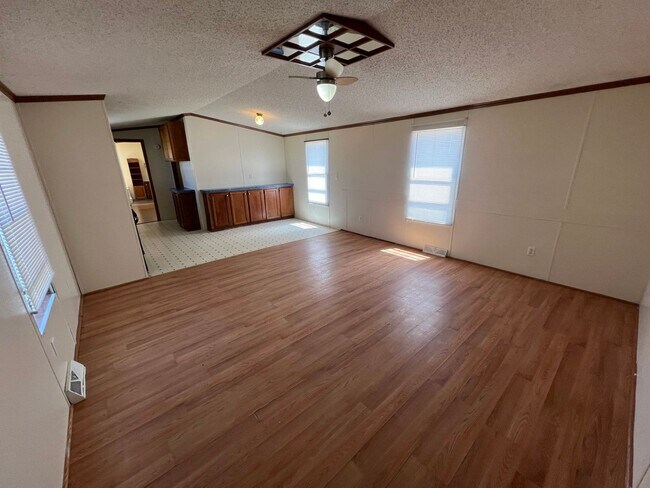 Building Photo - 3 Bed 2 Bath Updated Mobile Home w/ Fenced...