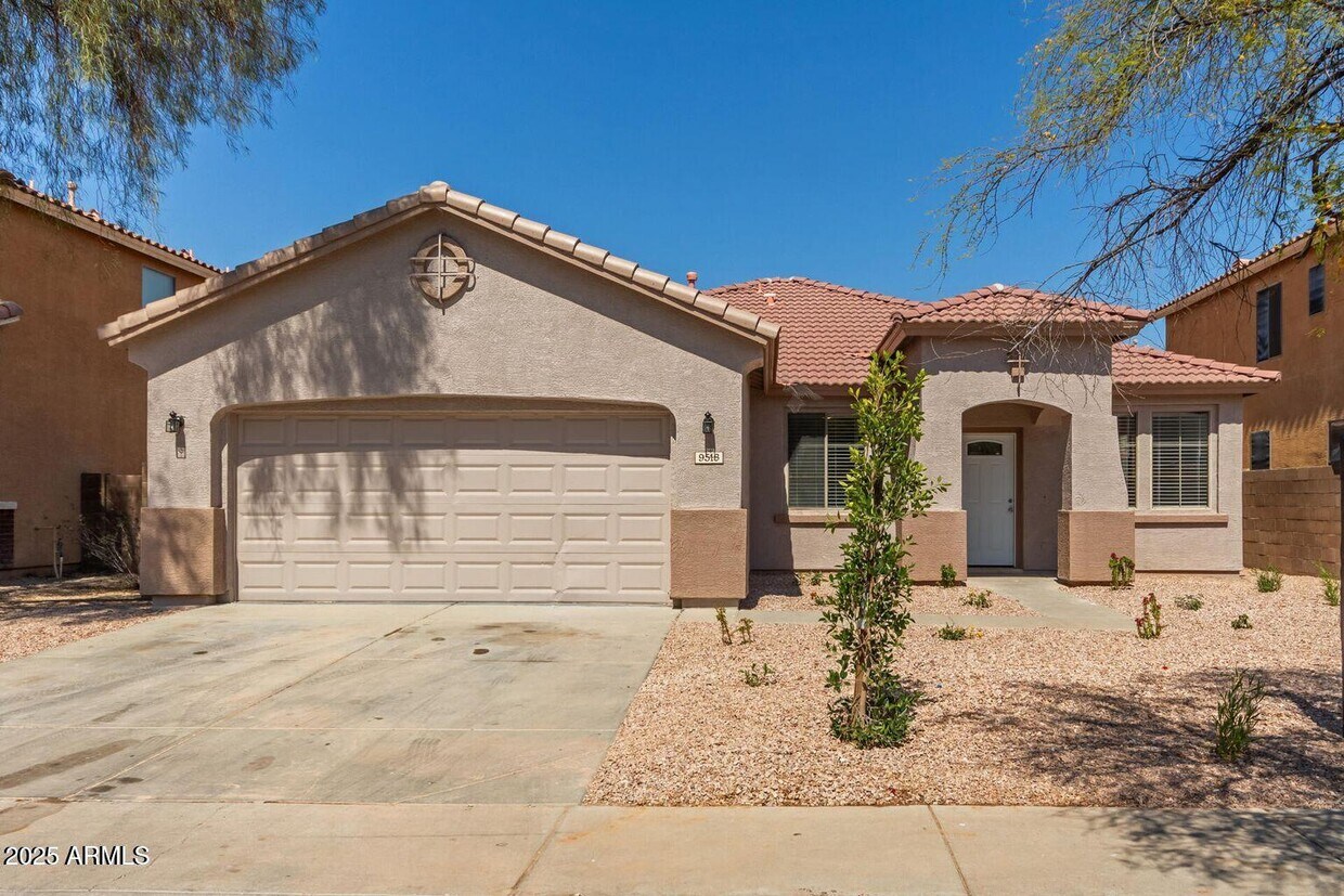 Foto principal - 9518 W Minnezona Ave