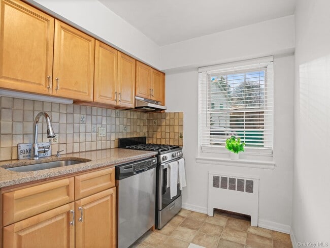 Foto del edificio - 600 Bedford Rd