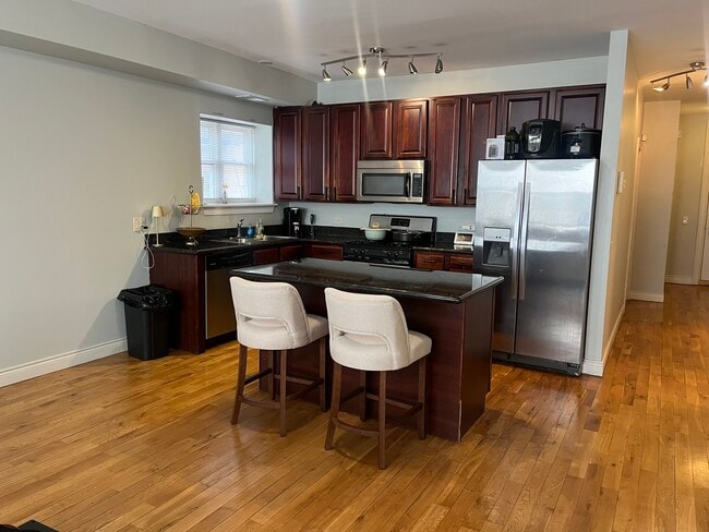 Foto del edificio - 1468 E 69th St