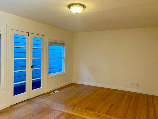 Photo - 184 Pixley St Apartment