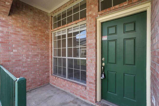 Building Photo - 2710 Grants Lake Blvd