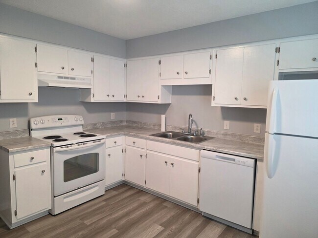 Building Photo - 29 Mustang Ct