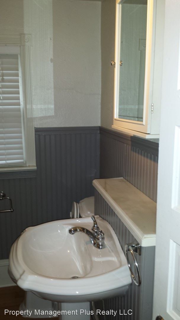 Foto del edificio - 3 br, 1 bath House - 104 Longs Peak Ave