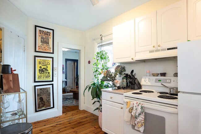 Cocina - 170 Austin St