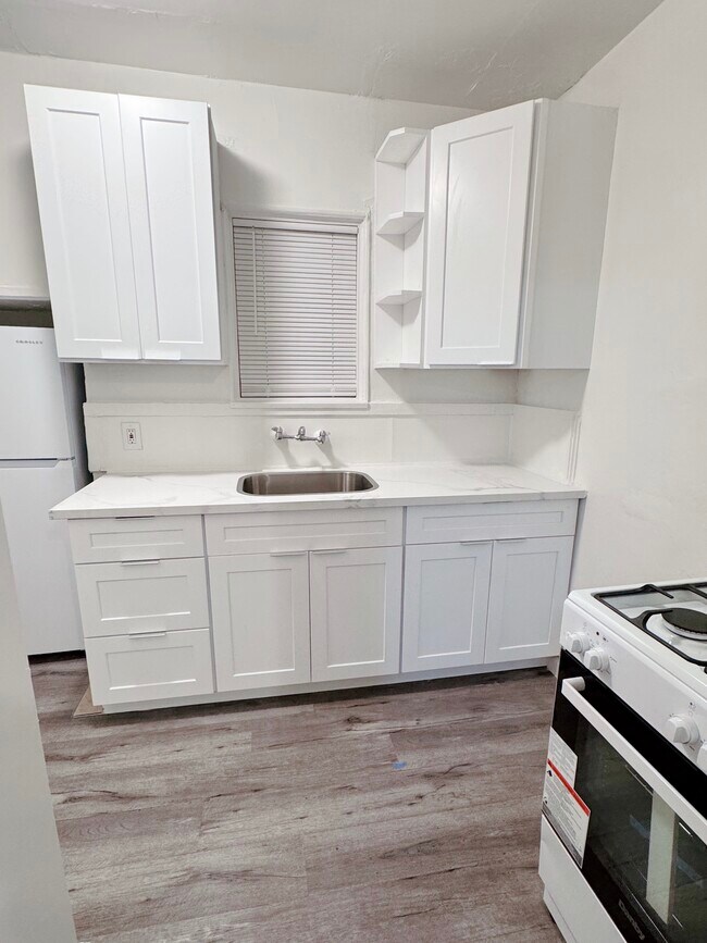 Foto del edificio - 1054 Winchester Ave