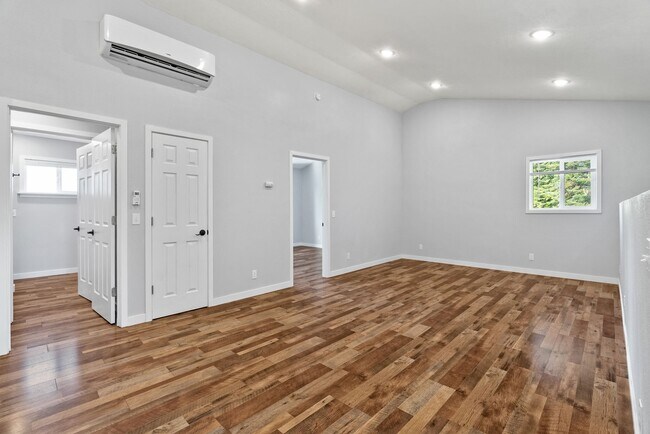Foto del edificio - 900 Westwood Dr