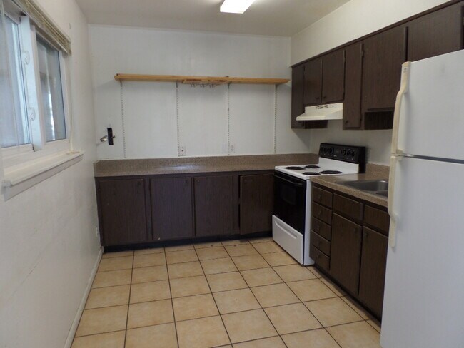 Kitchen - 728 W C Ave