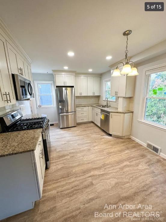 Building Photo - 402 Maple Ridge