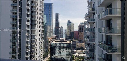 Building Photo - 1010 Brickell Ave