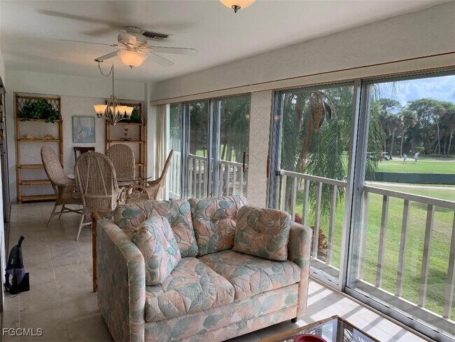 Foto del edificio - 1739 Golf Club Dr