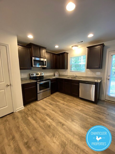 Foto del edificio - 3286 Ivy Wood Ln