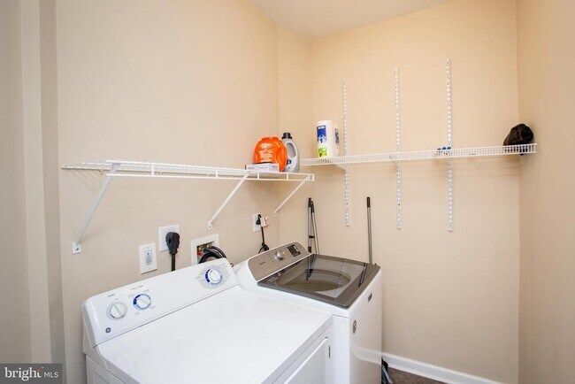 Foto del edificio - 248 Carson Terrace