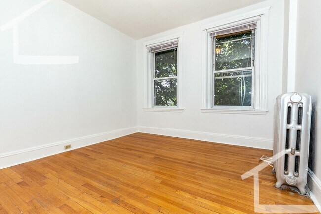 Building Photo - Solid, Budget-Friendly 3bd/1bath in Allston
