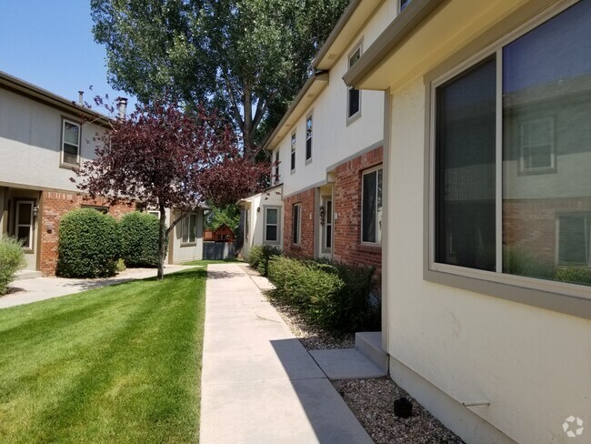 Building Photo - 909 44th Avenue Ct