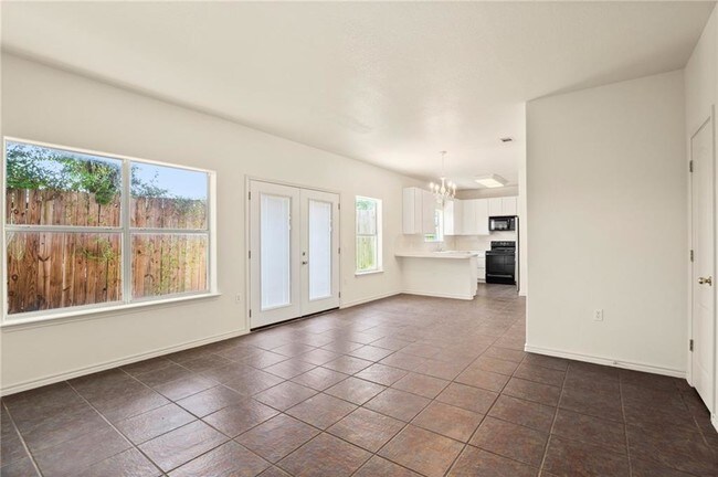 Foto del edificio - 7312 E Ben White Blvd