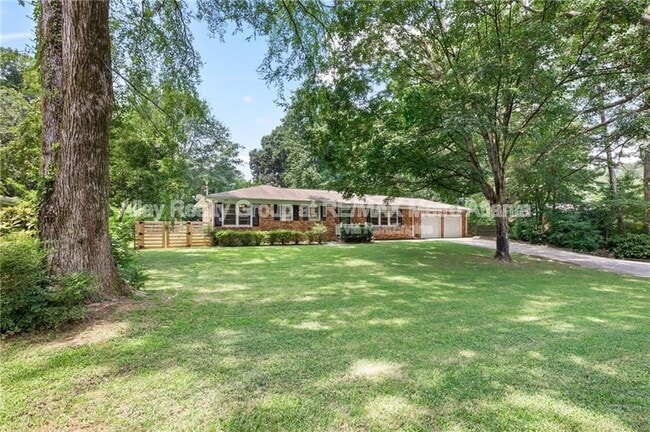 Foto del edificio - 3032 Henderson Mill Rd