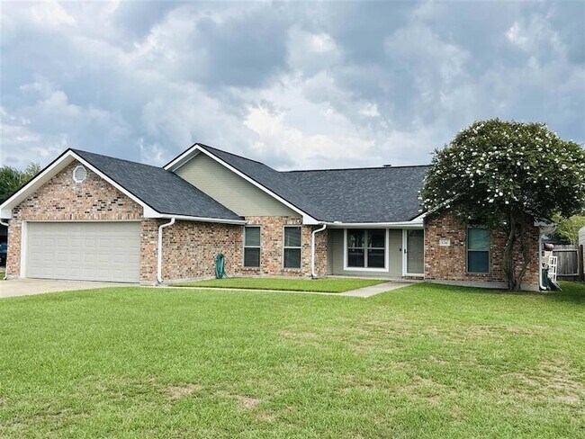 Foto del edificio - 5741 Barrett Ln