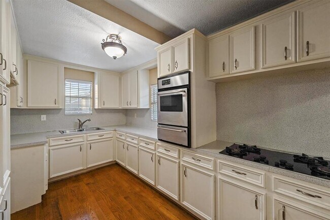 Foto del edificio - 1615 Airline Dr