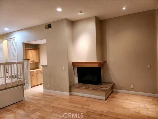 Building Photo - 8127 Marina Pacifica Dr N