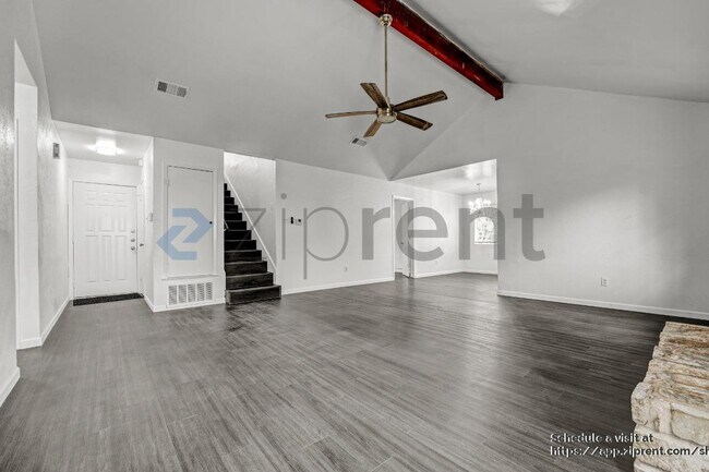 Foto del edificio - 4708 Carsonhill Dr