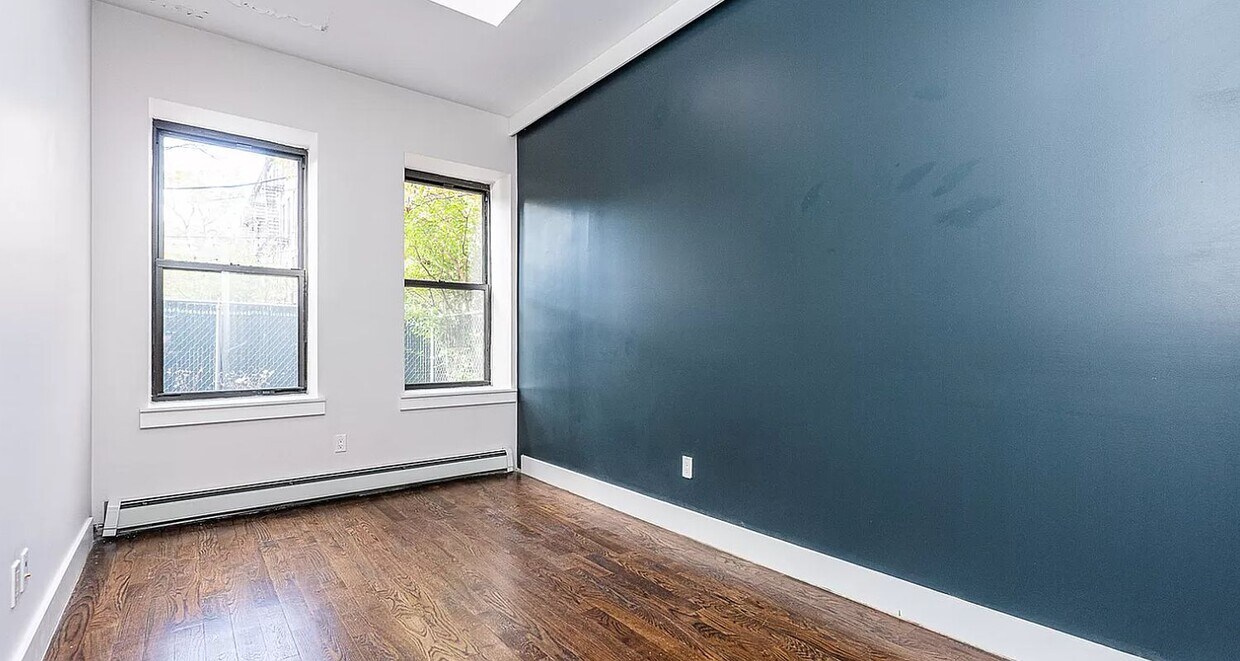 Building Photo - 1084 Bedford Ave