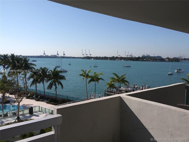 Foto del edificio - 1500 Bay Rd