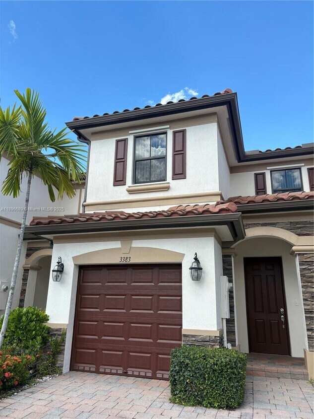 Foto principal - 3383 W 90th St