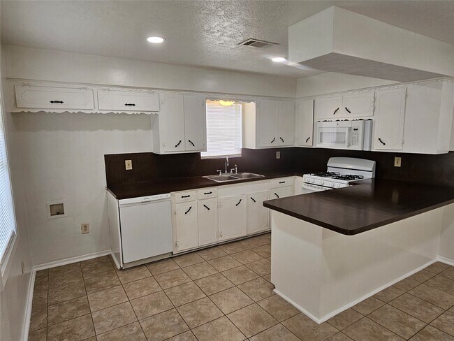 Building Photo - 4214 Ember Ln