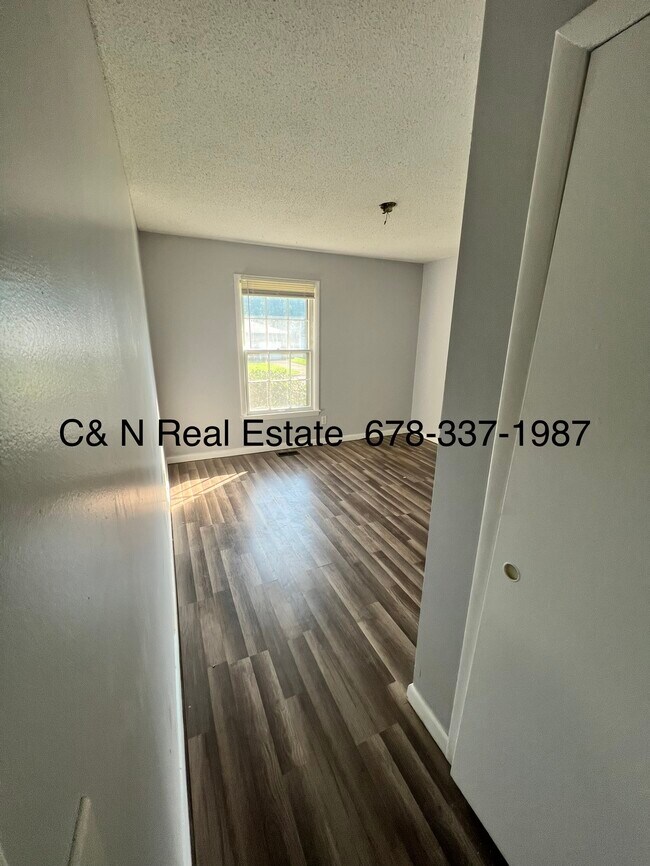 Building Photo - 6201 Angus Cir NW
