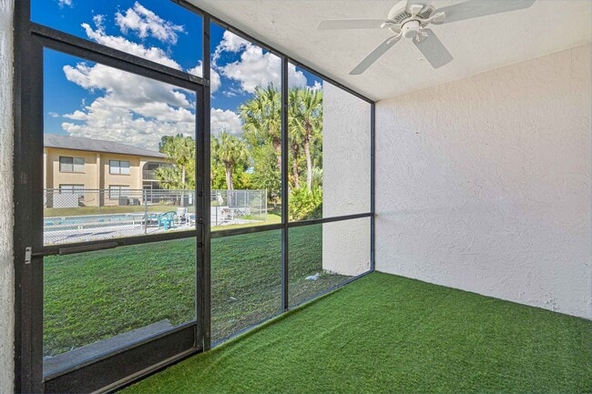 Building Photo - NOW AVAILABLE - Cozy 1/1 Condo in Lehigh Acres!