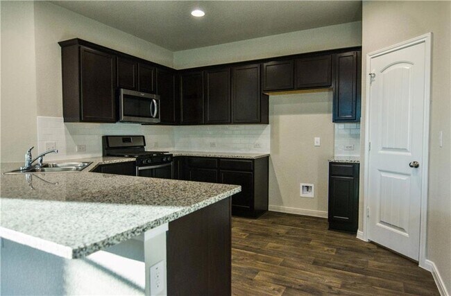 Foto del edificio - 117 Rochester Ln