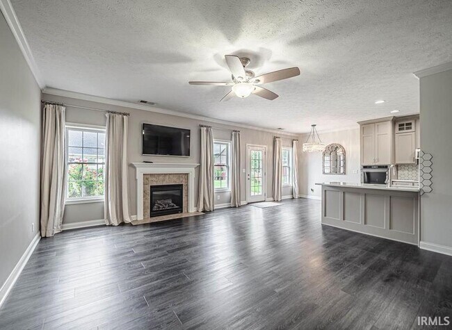 Building Photo - 2747 Thornhill Dr