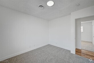 Building Photo - 4047 Maple Hill Rd