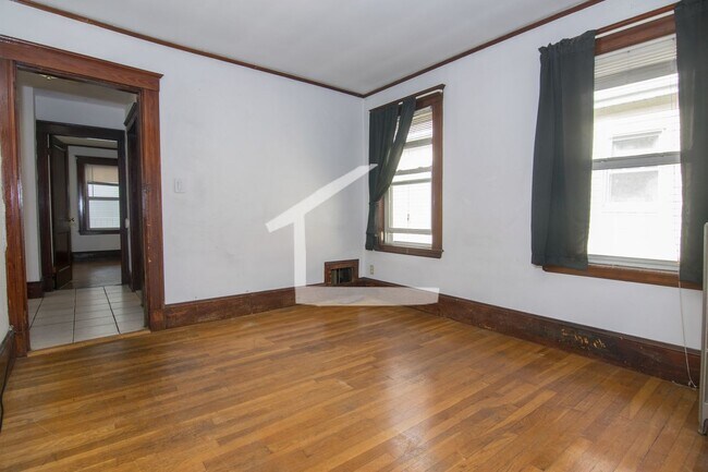Foto del edificio - Stunning 3 Bed Right In Brighton Center! A...