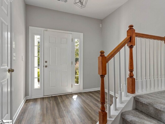 Building Photo - 118 Forsythia Dr