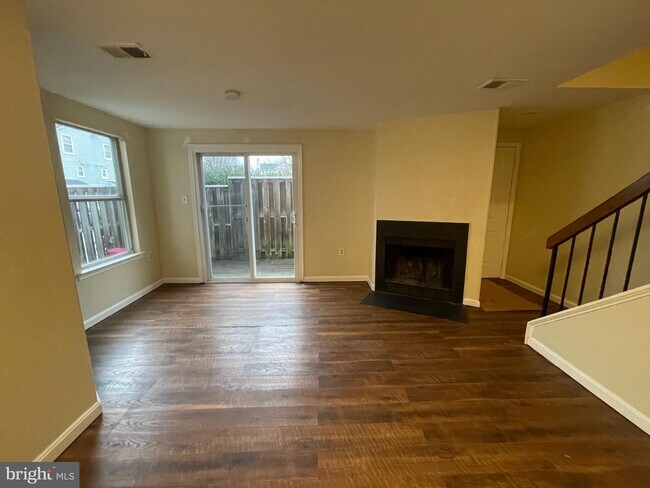 Foto del edificio - 4437 Pembrook Village Dr
