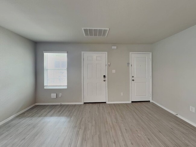 Foto del edificio - 5719 Leon Pl