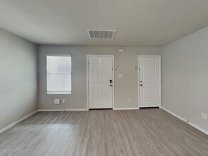 Building Photo - 5719 Leon Pl