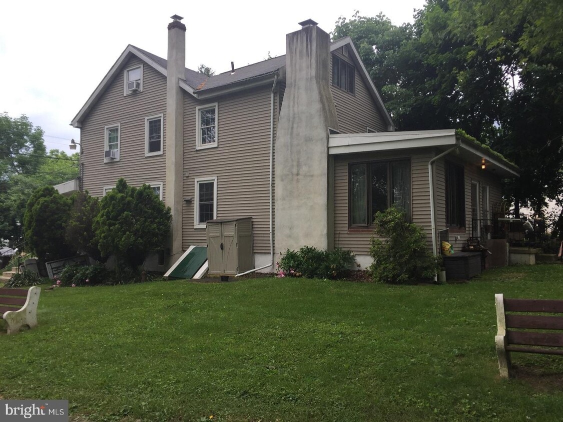 1033 Old Bethlehem Rd, Perkasie, PA 18944 House Rental in Perkasie