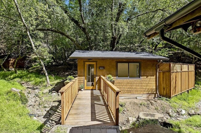 Building Photo - 112 Cypress Dr