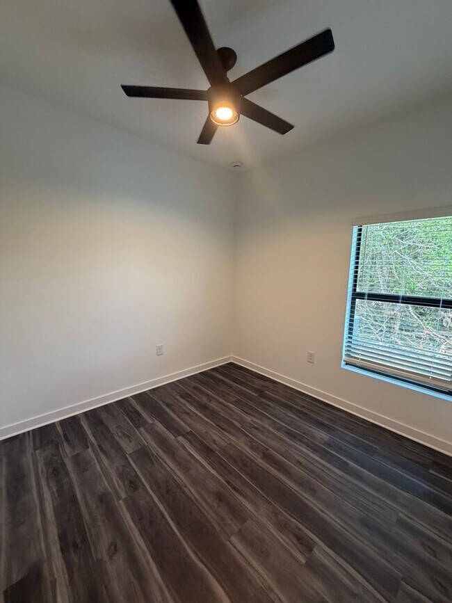 Foto del edificio - 149 Pine Ln