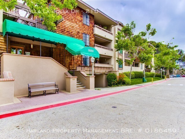 Foto del edificio - 8860 Villa La Jolla Dr