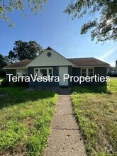Building Photo - 205 Peace Ln