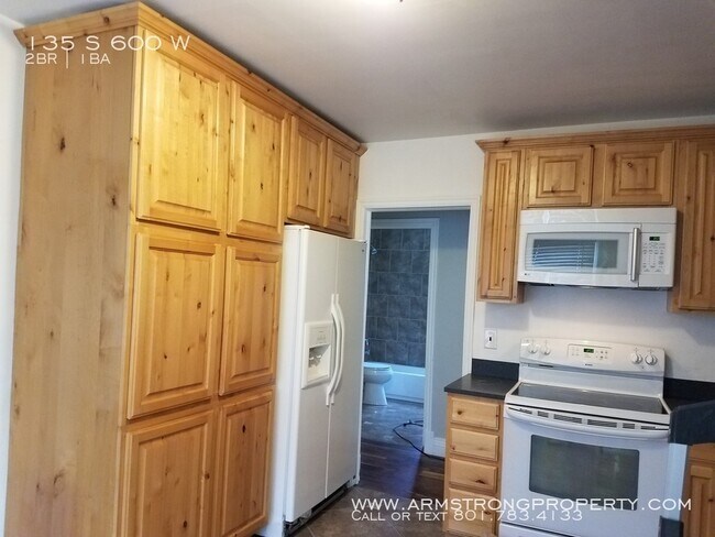 Building Photo - Beautifully upstairs duplex in Provo